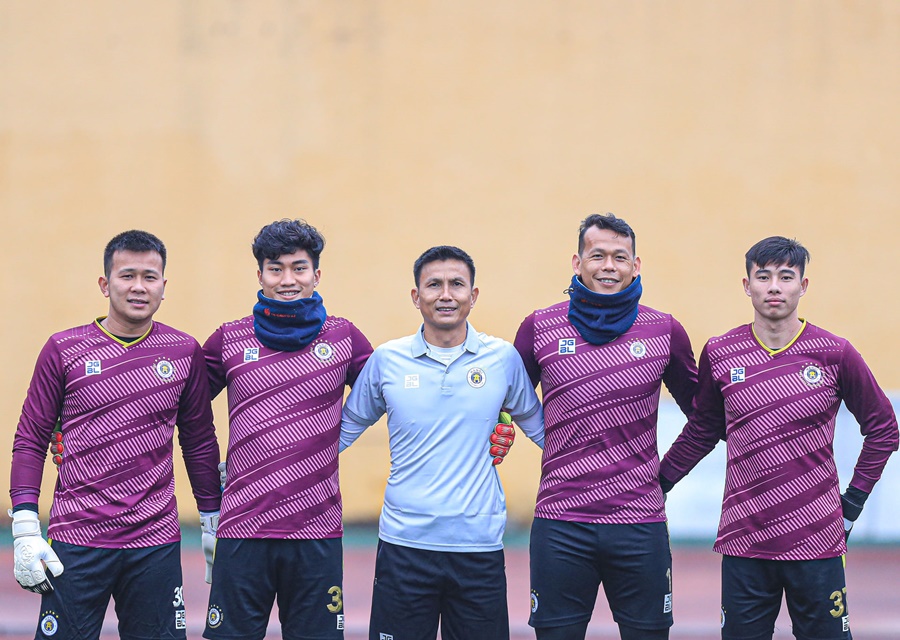 Hai thủ môn khỏi COVID-19, CLB Hà Nội “chào sân” V.League 2022