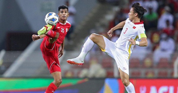 Đội hình ra sân Việt Nam vs Oman: Quang Hải đá chính, Công Phượng dự bị