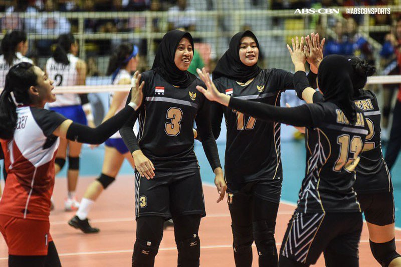 Bóng chuyển nữ Indonesia gặp khó trước thềm SEA Games 31 vì tiền