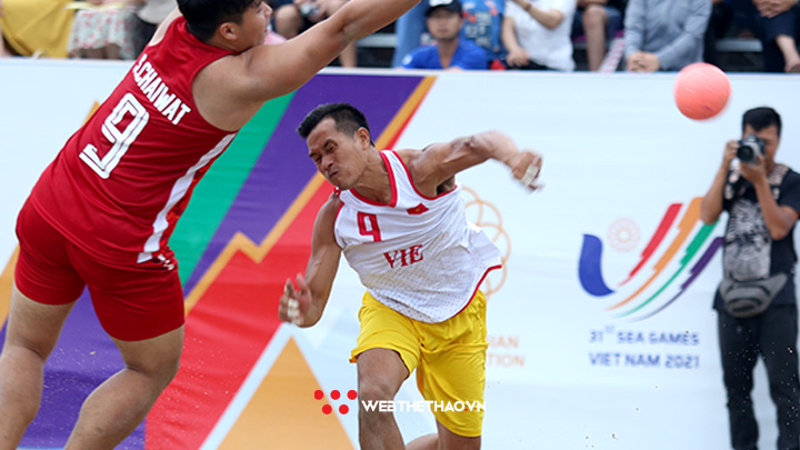 Thắng nghẹt thở Thái Lan, bóng ném bãi biển Việt Nam đặt một tay vào tấm huy chương Vàng SEA Games 31