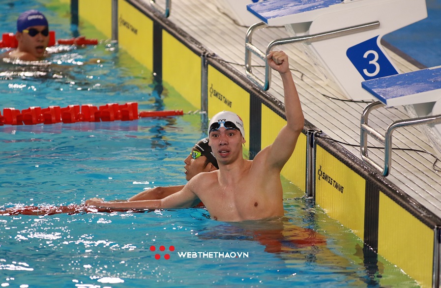 Siêu kình ngư Huy Hoàng phá kỷ lục SEA Games thứ 3 cho bơi lội Việt Nam