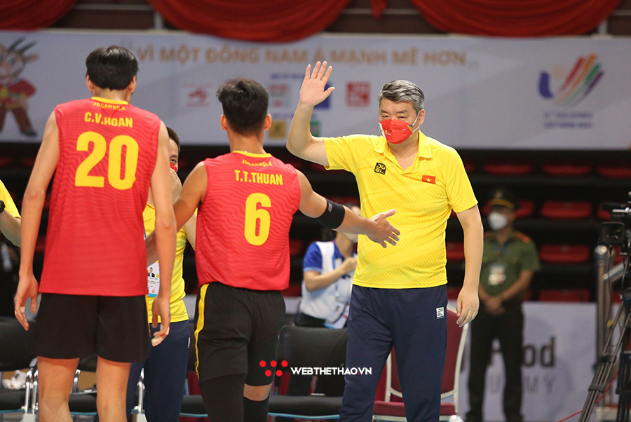 HLV Li Huan Ning nói gì sau chiến thắng ấn tượng của Việt Nam trước bóng chuyền Thái Lan?