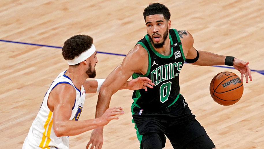 Boston Celtics bị dồn vào thế chân tường ở NBA Finals 2022: Bài toán turnover khó giải