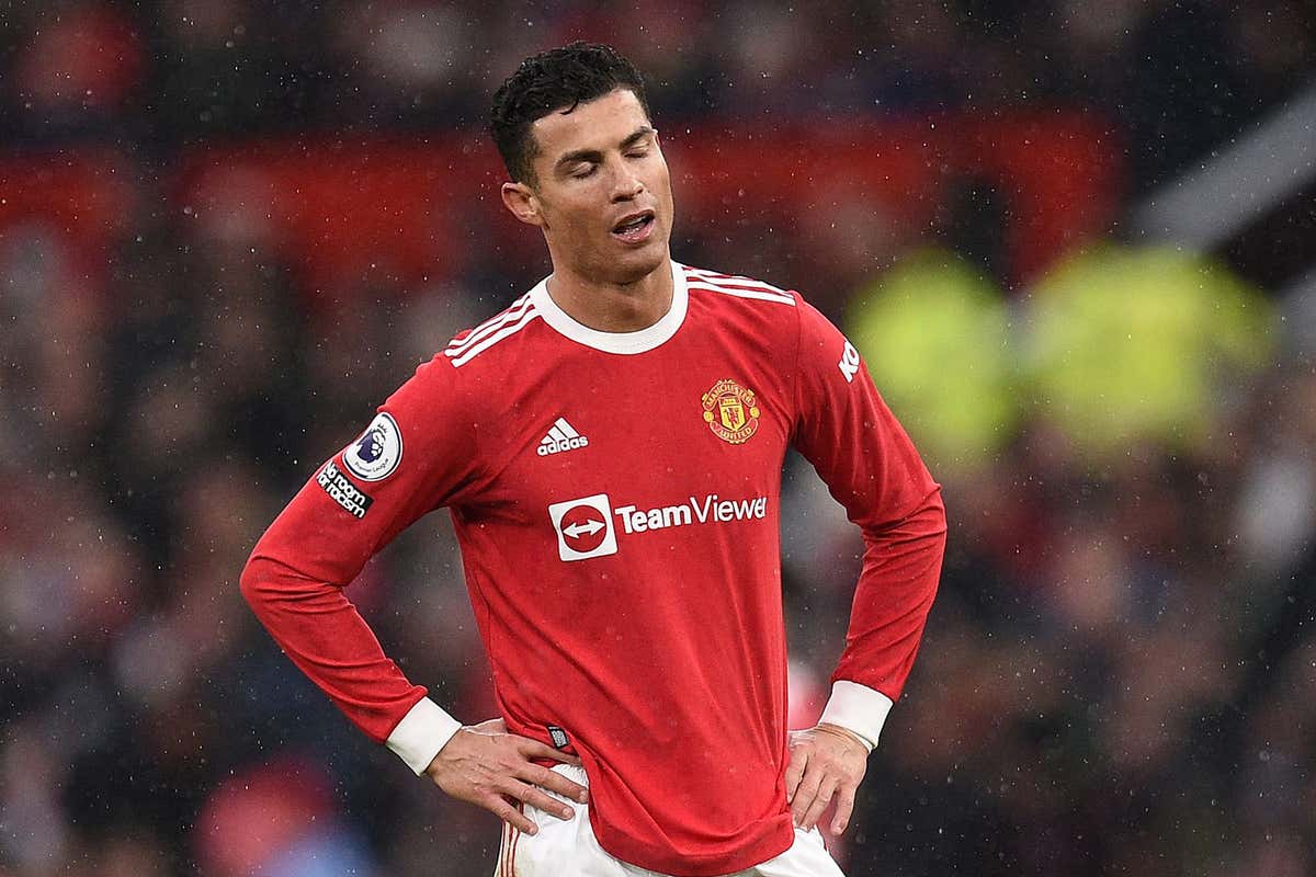 Ronaldo đưa ra tối hậu thư về chuyển nhượng cho MU