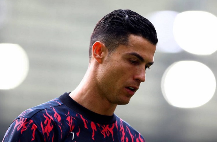 Lời đề nghị đầu tiên cho Ronaldo từ Chelsea có giá bao nhiêu?