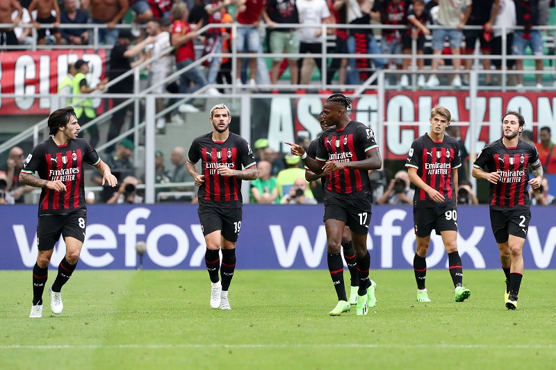 Rafael Leao bùng nổ, AC Milan ngược dòng đánh bại Inter