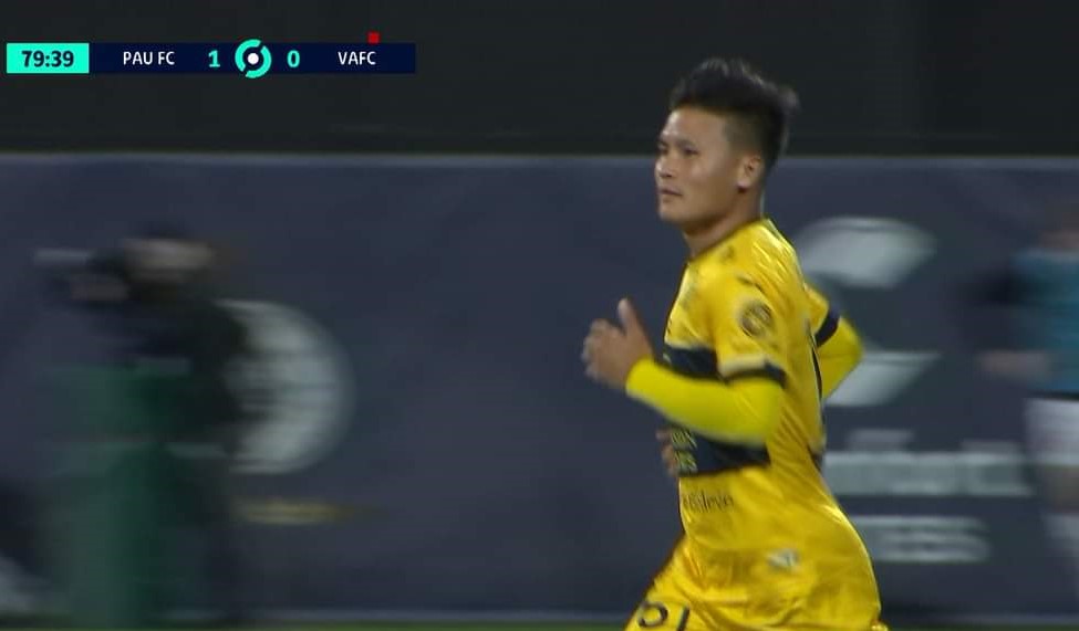 Quang Hải đá 13 phút cho Pau FC trước ngày về nước