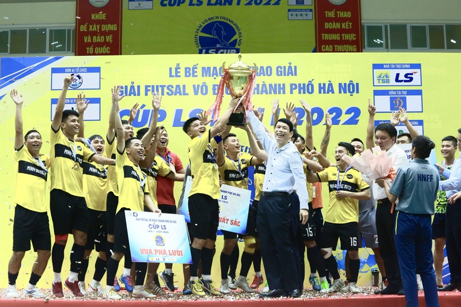 Minh Quang Auto FC lên ngôi vô địch giải futsal thành phố Hà Nội 2022