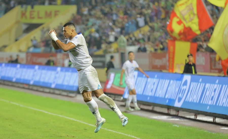 Nam Định nhấn chìm Sài Gòn, trụ hạng sớm ở V.League 2022