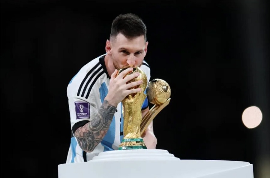 Bạn có yêu thích bóng đá không? Nếu có, bạn không thể bỏ qua ảnh Messi đẹp Argentina này. Điểm đặc biệt của bức ảnh này chính là sự kết hợp giữa tài năng của Messi và vẻ đẹp của quê hương Argentina.