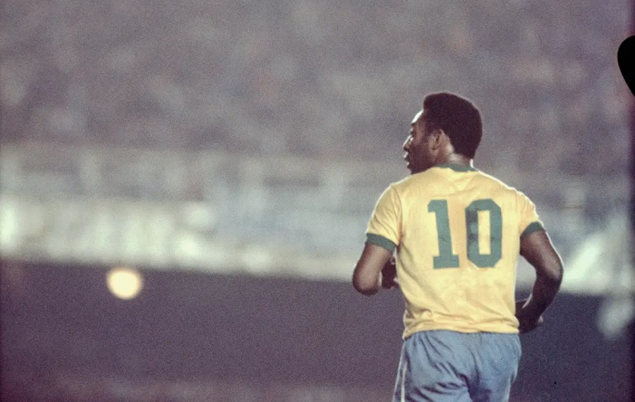 Pele và bí ẩn của chiếc áo số 10 nổi tiếng