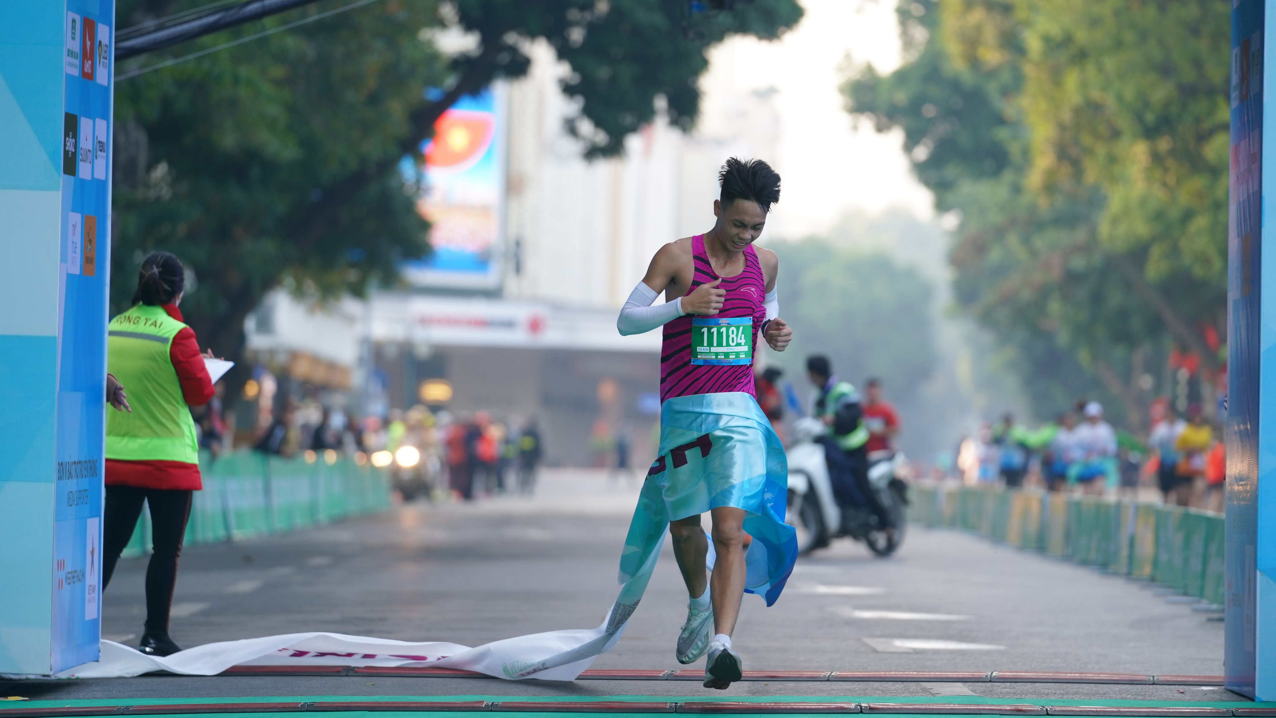Ảnh VĐV Giải bán marathon Quốc tế Việt Nam 2023 by Herbalife Nutrition theo mã BIB