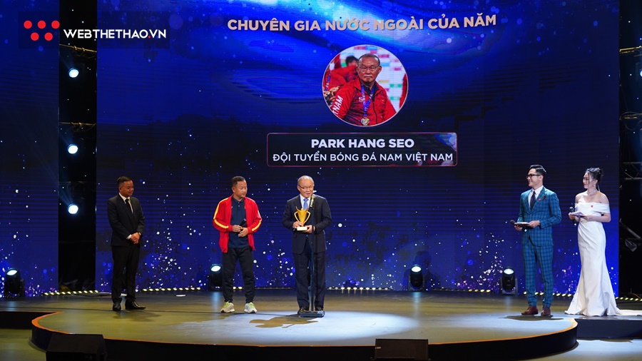 HLV Park Hang Seo trải lòng xúc động sau khi nhận giải thưởng ở Cúp Chiến thắng 2022