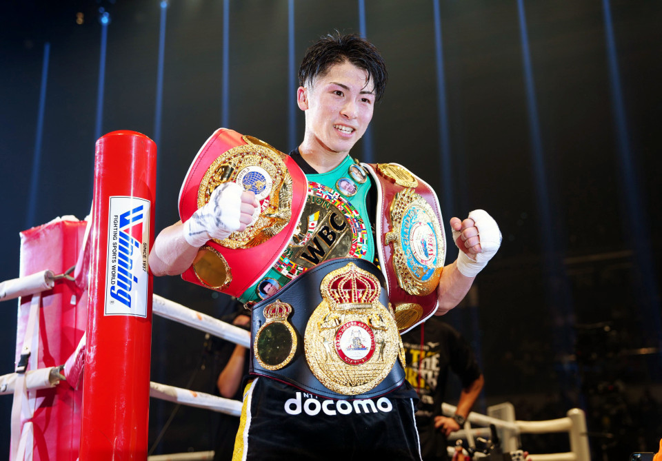 Naoya Inoue từ bỏ 4 đai Boxing thế giới để lên hạng cân mới