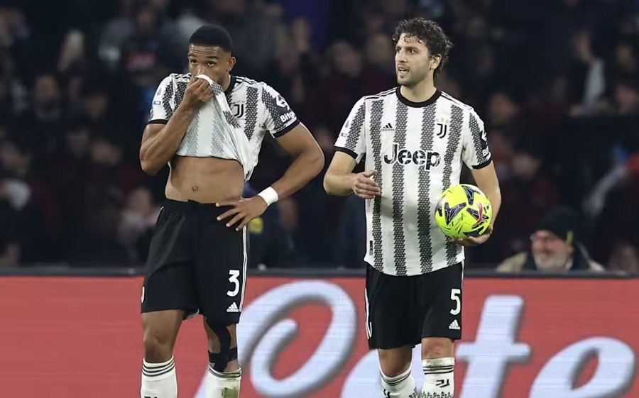 Juventus chịu cú sốc bị trừ 15 điểm sau phiên tòa xét xử