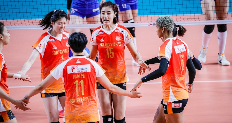 Đội tuyển bóng chuyền nữ Việt Nam đụng độ CLB vô đối Trung Quốc