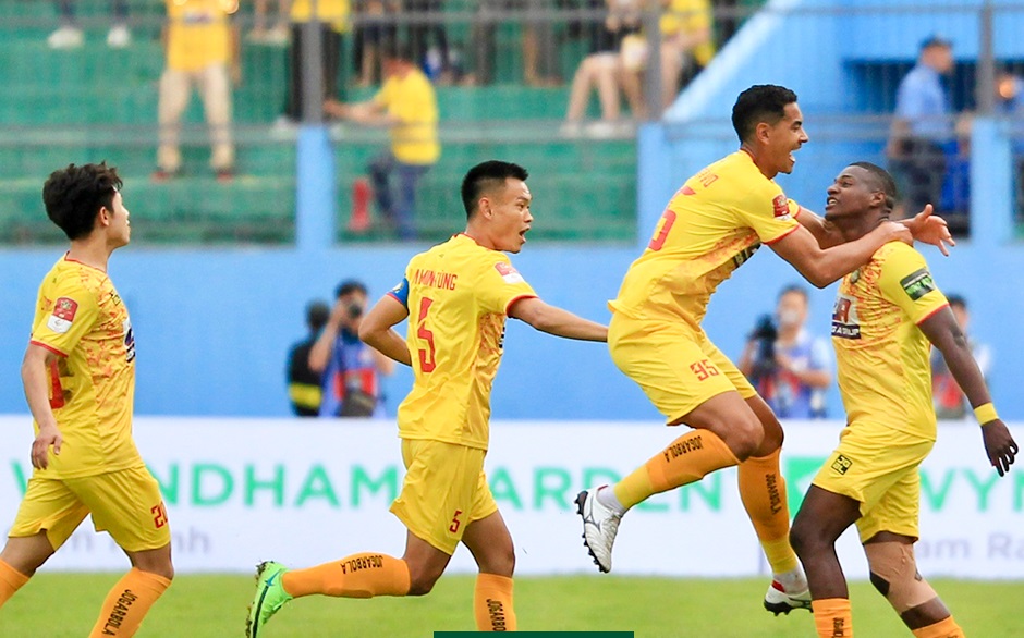 Khánh Hoà FC bại trận trước Thanh Hóa trong ngày trở lại 