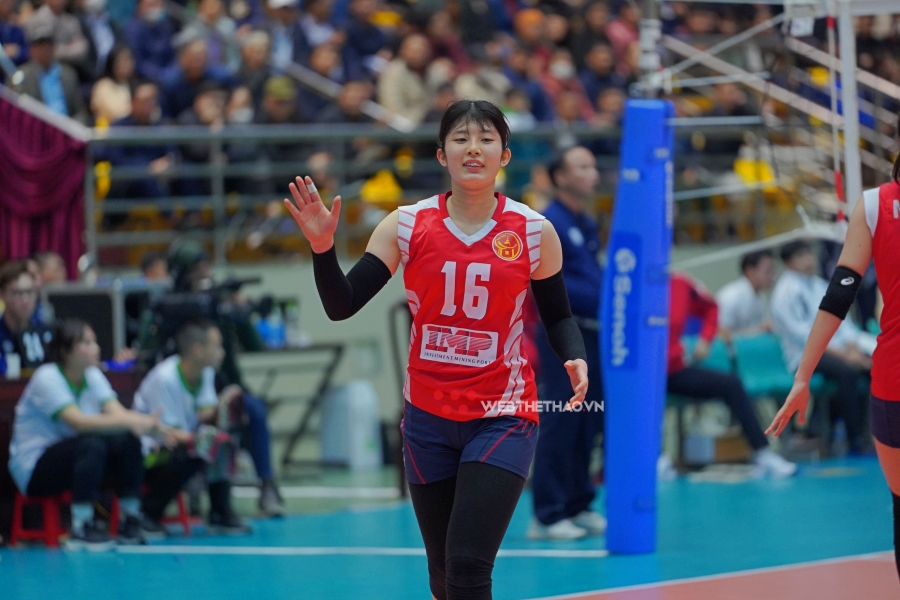 Nhan sắc và tài năng của ngoại binh Nhật Bản khiến NHM bóng chuyền Việt Nam 