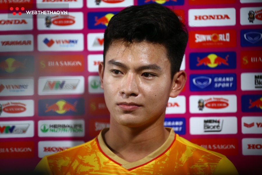Cầu thủ U23 Việt Nam không ngán bài tập đêm từ HLV Troussier 