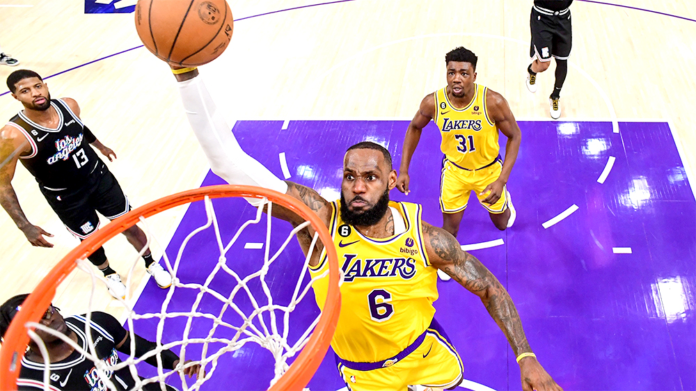 LeBron James tập 3 lần mỗi ngày, quyết tâm tái xuất ở thể trạng hoàn hảo cho LA Lakers