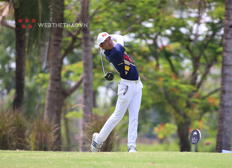 Lê Khánh Hưng khiêm tốn trải lòng sau khi lập kỳ tích cho golf Việt Nam
