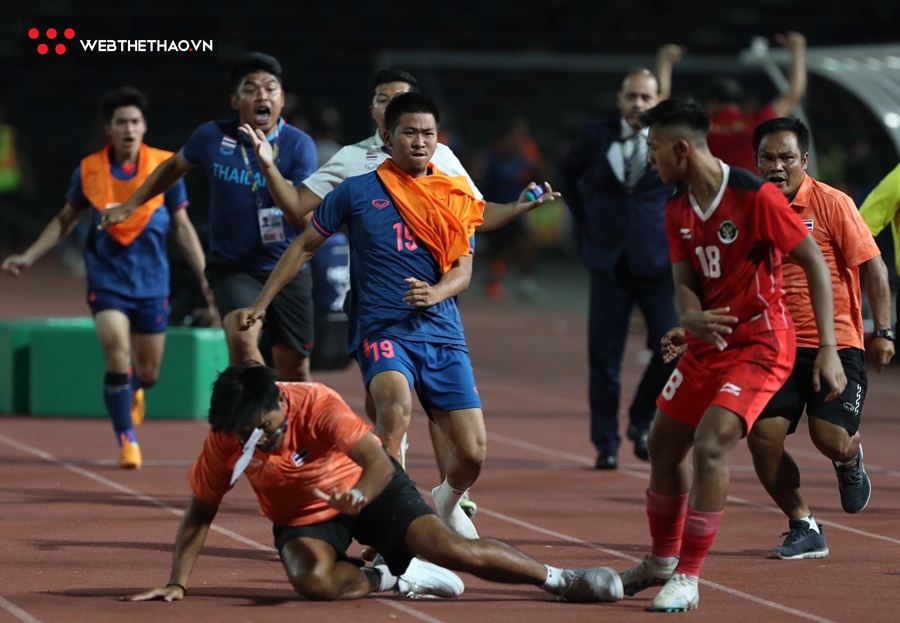 AFC “sờ gáy”, Thái Lan và Indonesia nơm nớp lo sợ án phạt cực nặng sau vụ hỗn loạn SEA Games 32