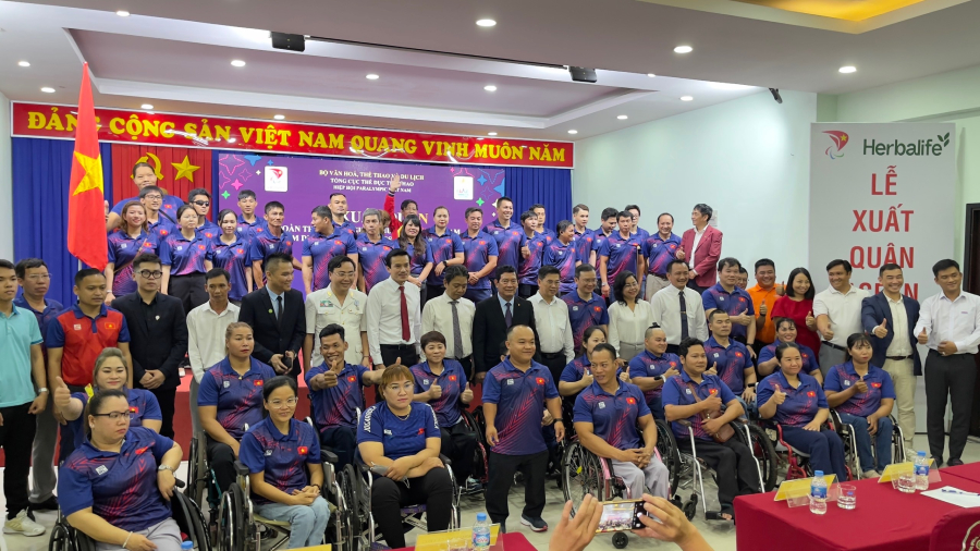 Trang trọng Lễ xuất quân Đoàn thể thao người khuyết tật Việt Nam dự ASEAN PARAGAMES 12