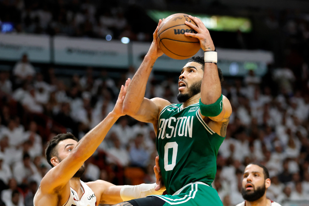 Jayson Tatum tìm lại chính mình, Boston Celtics kéo dài chung kết Miền Đông thêm 1 trận