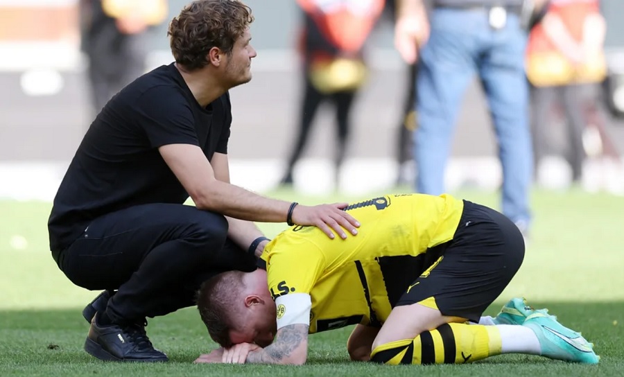 Dortmund mất chức vô địch vào tay Bayern theo cách khó tin
