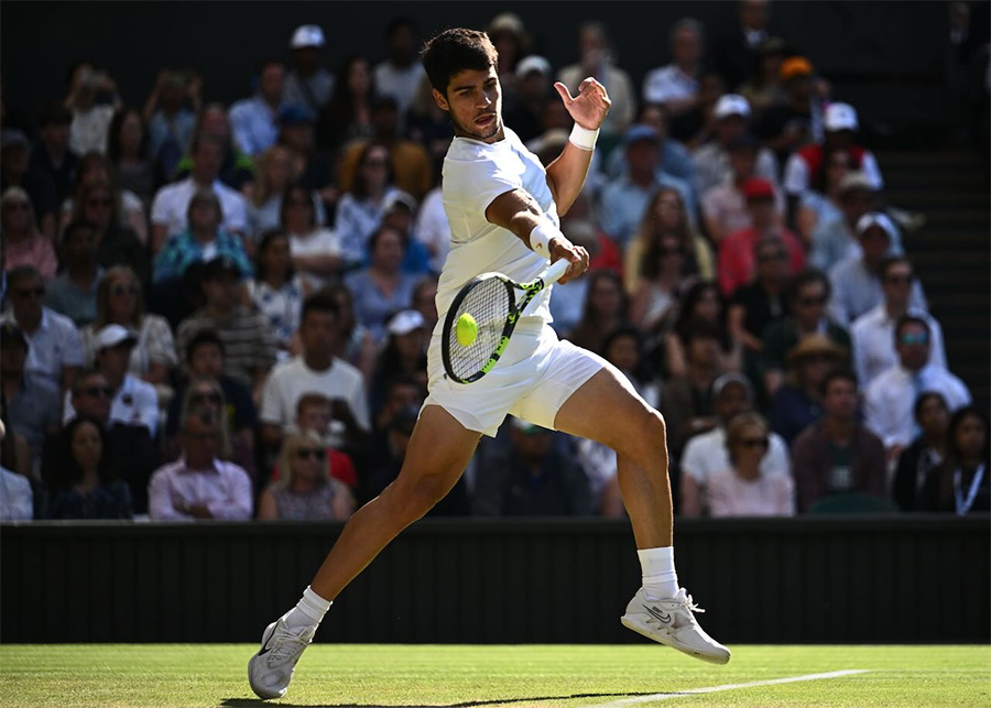 Wimbledon ngày 13/7: Alcaraz lần đầu vào bán kết, Medvedev nhọc nhằn đánh bại Eubanks