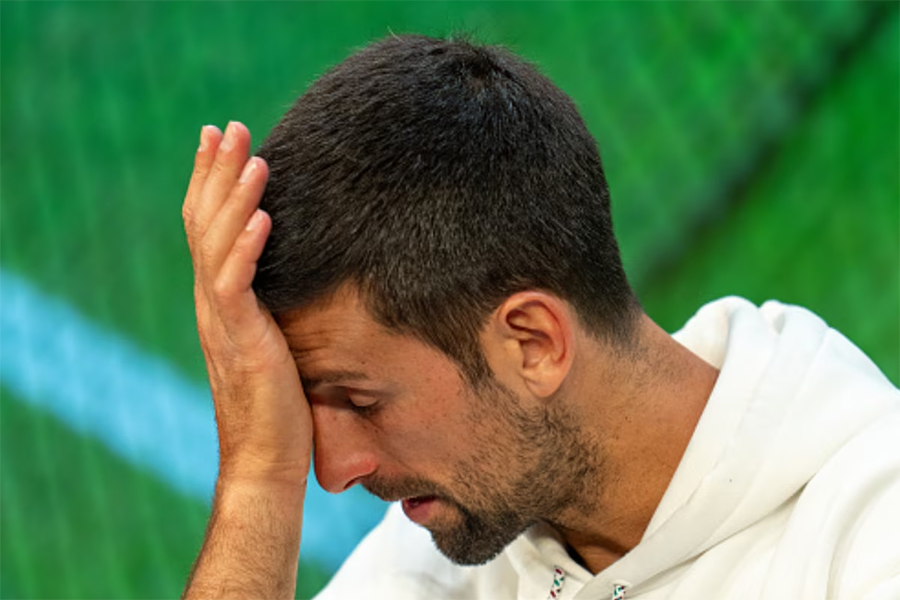 Djokovic nhận án phạt kỷ lục vì hành vi đập vợt tại chung kết Wimbledon 2023
