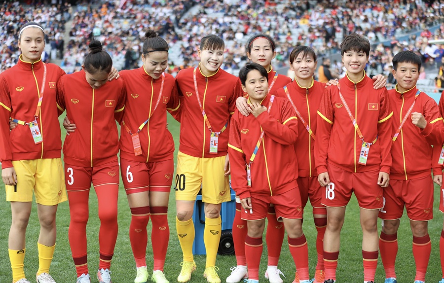Nữ chiến binh 35 tuổi Thùy Trang trở về nước khóc nghẹn khi không đá phút nào ở World Cup 2023