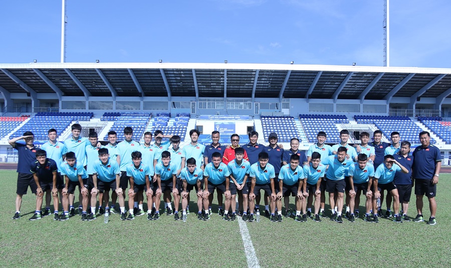 Đá với mật độ dày đặc, U23 Việt Nam chỉ thăm quan sân đấu ở U23 Đông Nam Á 2023