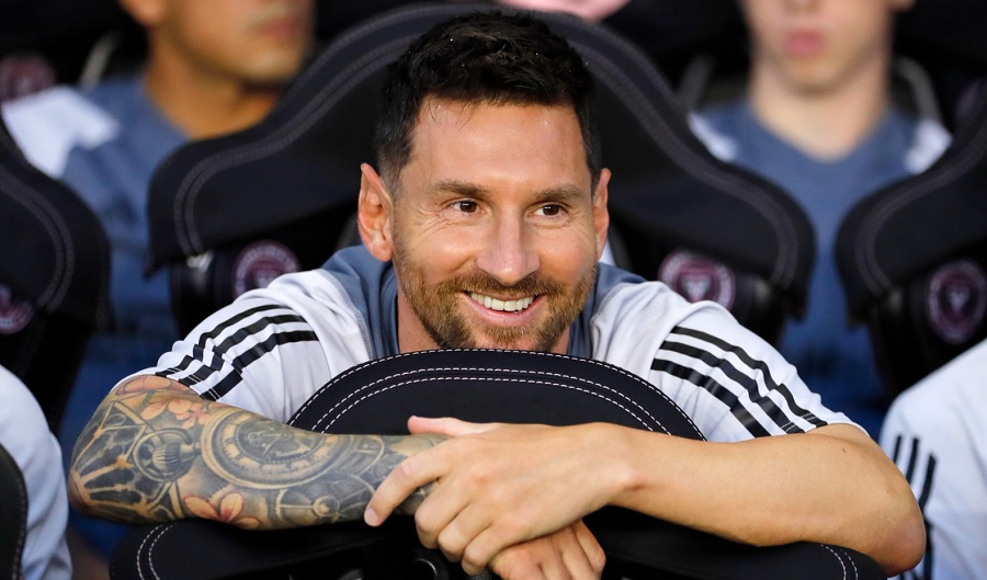 Làm thế nào HLV Martino thuyết phục Messi ngồi dự bị ở MLS?