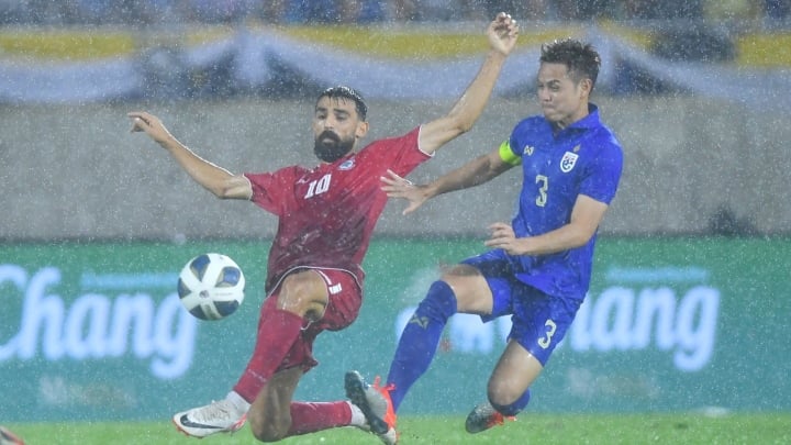 Trọng tài “biếu” penalty, Thái Lan vẫn đau đớn dâng chức vô địch King’s Cup cho Iraq
