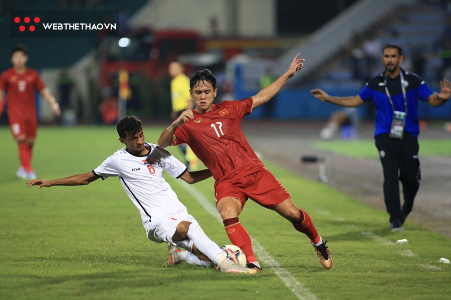 Hàng thủ mắc sai lầm, U23 Việt Nam bị U23 Singapore cầm hòa