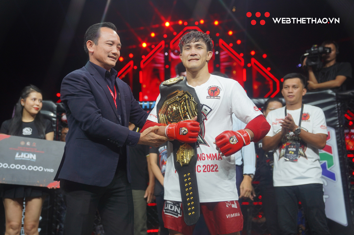 Nguyễn Trần Duy Nhất trả đai LION Championship, giải thích lý do