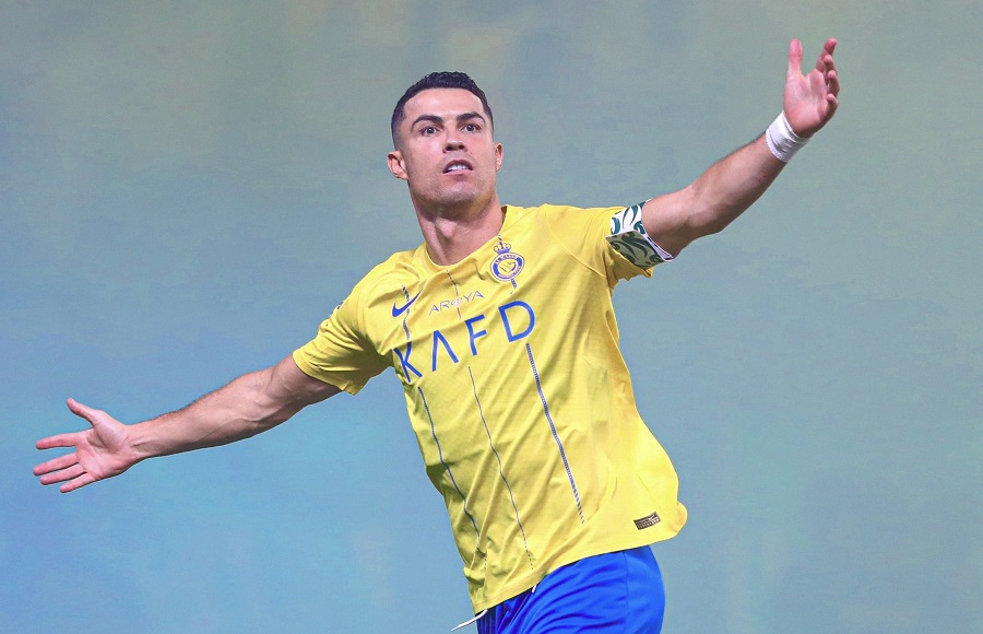 Kỳ lạ Ronaldo ghi nhiều bàn hơn bằng chân không thuận cho Al Nassr