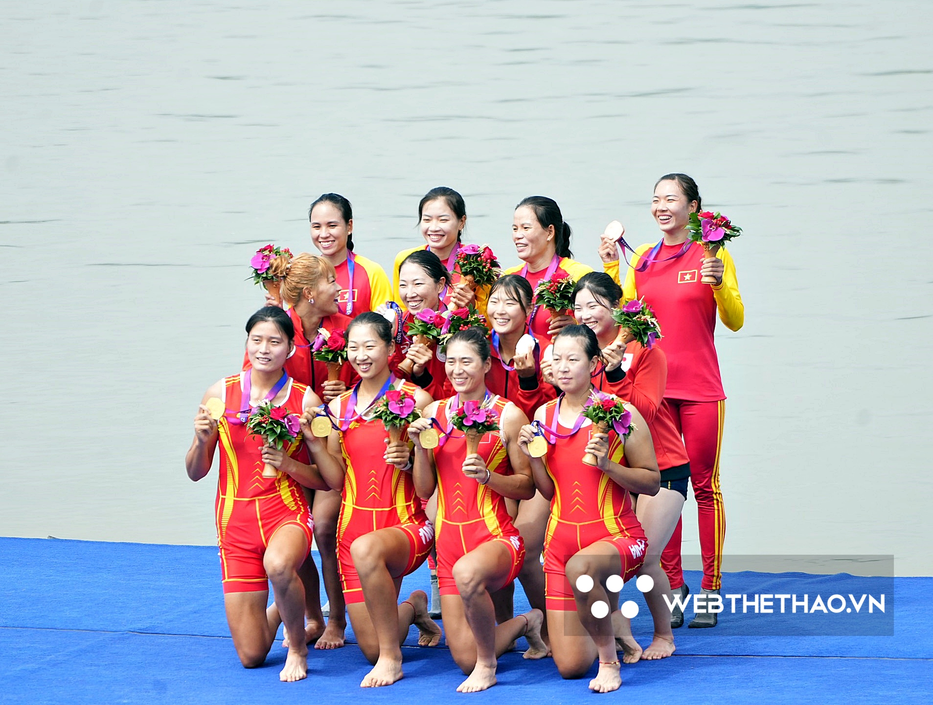 SỐC: Thể hình khổng lồ của đội đua thuyền nữ Trung Quốc ở nội dung các VĐV Việt Nam 