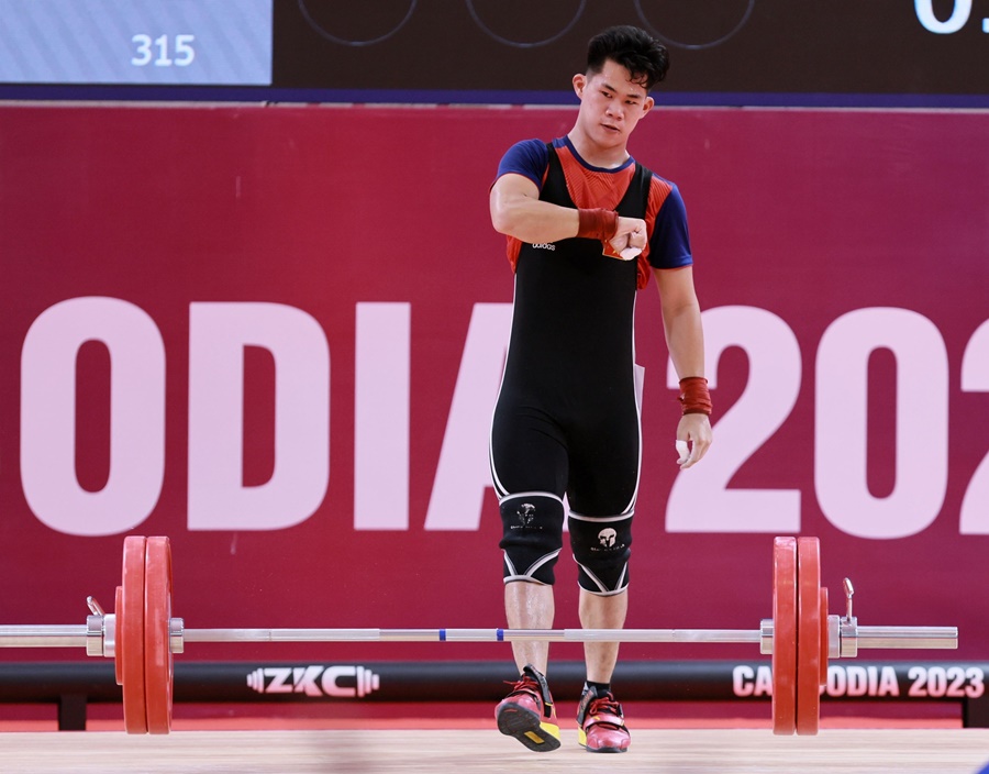 Nhà vô địch SEA Games Trần Minh Trí tái phát chấn thương, bỏ cuộc ở cử tạ ASIAD 19