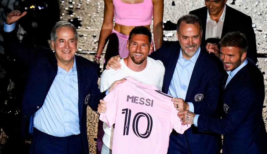 Ông chủ Inter Miami kể hậu trường vụ chiêu mộ Messi: “4 năm rưỡi để thuyết phục”