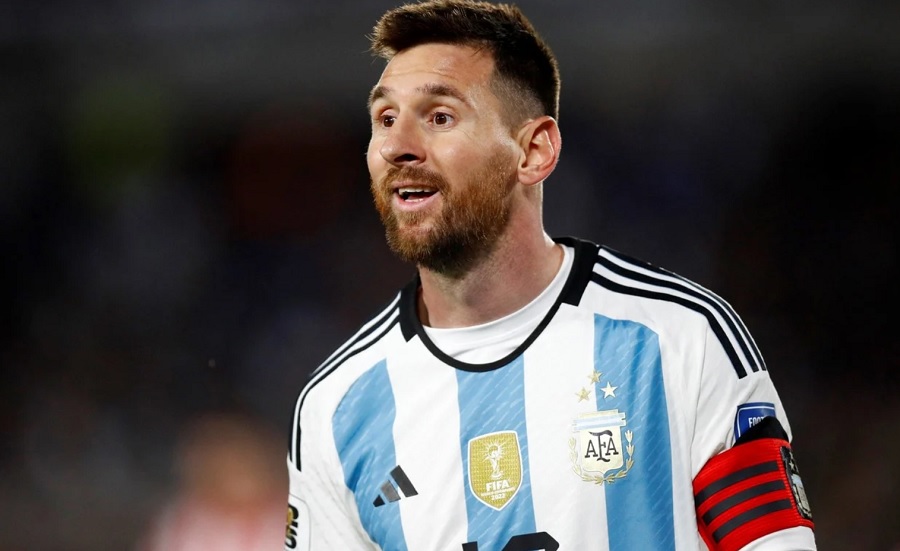 Messi 2 lần sút trúng cột dọc trong 42 phút chơi cho Argentina
