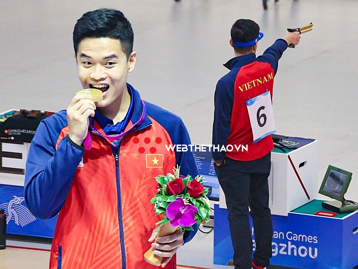 Xạ thủ Phạm Quang Huy nhận thưởng trước khi dự giải vô địch châu Á tìm suất dự Olympic 2024