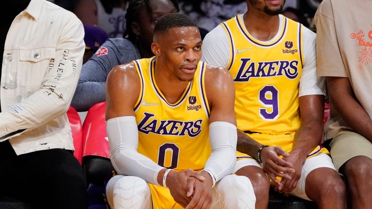 LA Clippers khủng hoảng, Russell Westbrook hiến kế: Cứ làm như Lakers