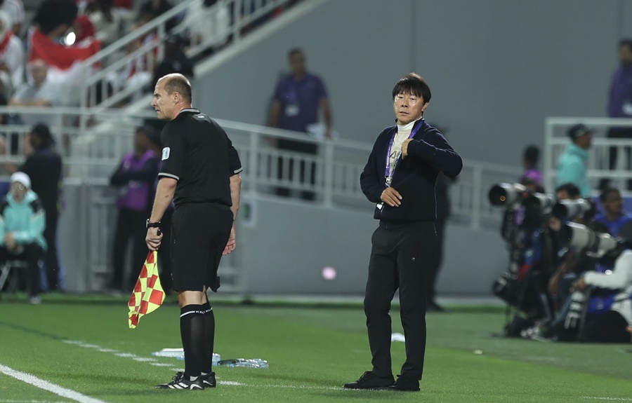 HLV Shin Tae Yong thừa nhận Indonesia thắng Việt Nam nhờ may mắn