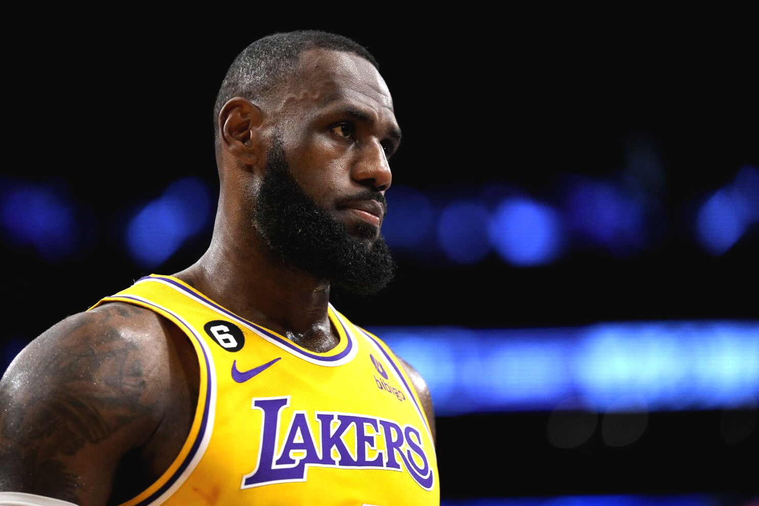 Trước tin đồn LeBron James sẽ bị trade khỏi Los Angeles Lakers, “siêu cò