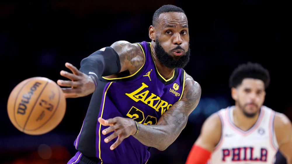 “Song sát” LeBron James - Anthony Davis toả sáng, LA Lakers cắt mạch 7 trận toàn thua trước 76ers
