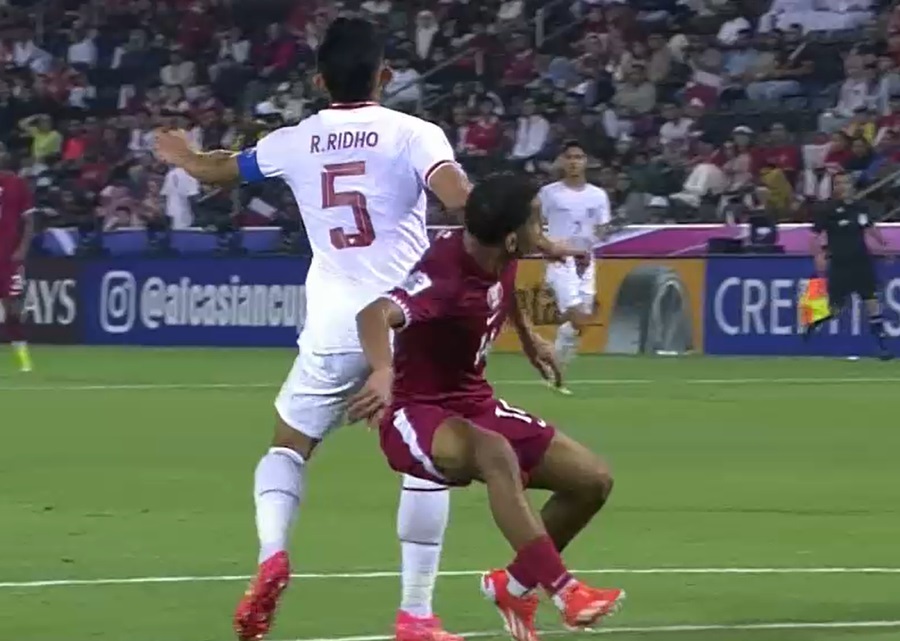 Liên tục đá xấu, U23 Indonesia bị thổi penalty, nhận hai thẻ đỏ và thất bại cay đắng trước Qatar