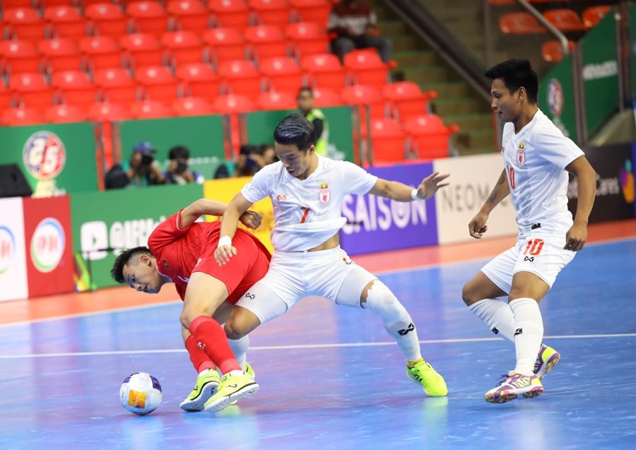 Futsal Việt Nam bị Myanmar cầm hòa, phải thắng Trung Quốc để hy vọng đi tiếp