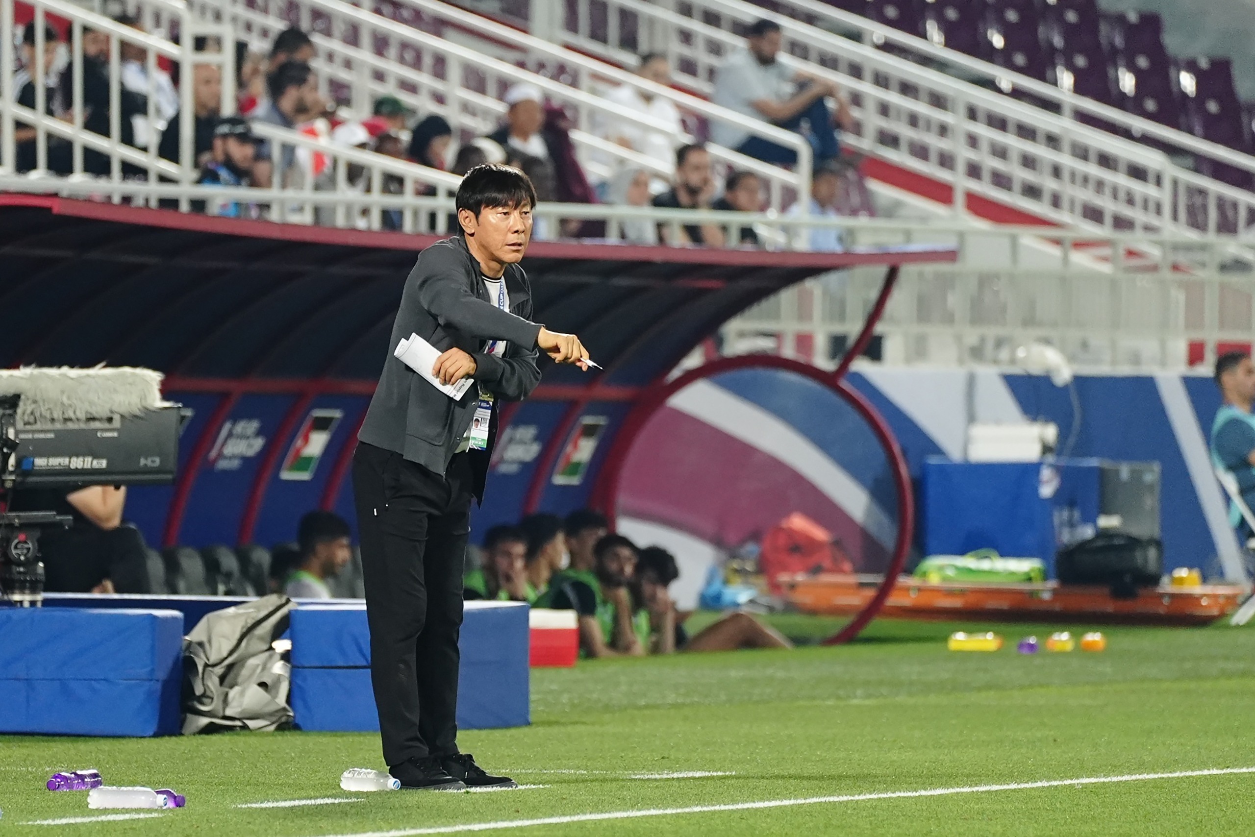 Mất hai ngôi sao nhập tịch, HLV Shin Tae Yong ca thán: “Quá khó cho U23 Indonesia”